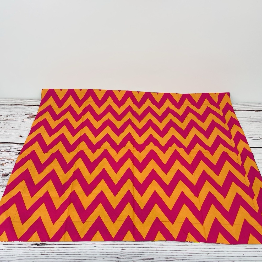 Set Of 2 Vera Bradley Pillow Shams Ziggy Zinnia Pattern 24"x29" Retired - Picture 9 of 9